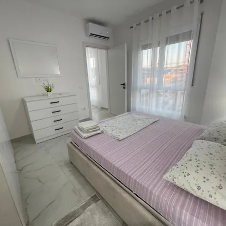 Power Appartement Golem (Tirana)
