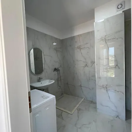 Power Appartement Golem (Tirana)